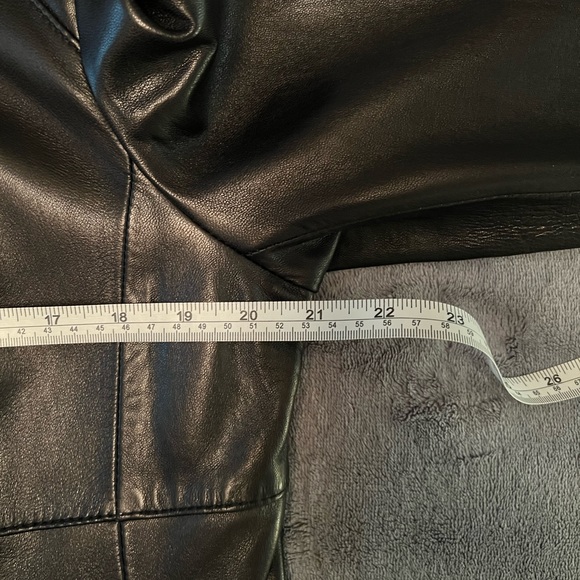 Kenneth Cole 100% leather  jacket - Picture 10 of 10